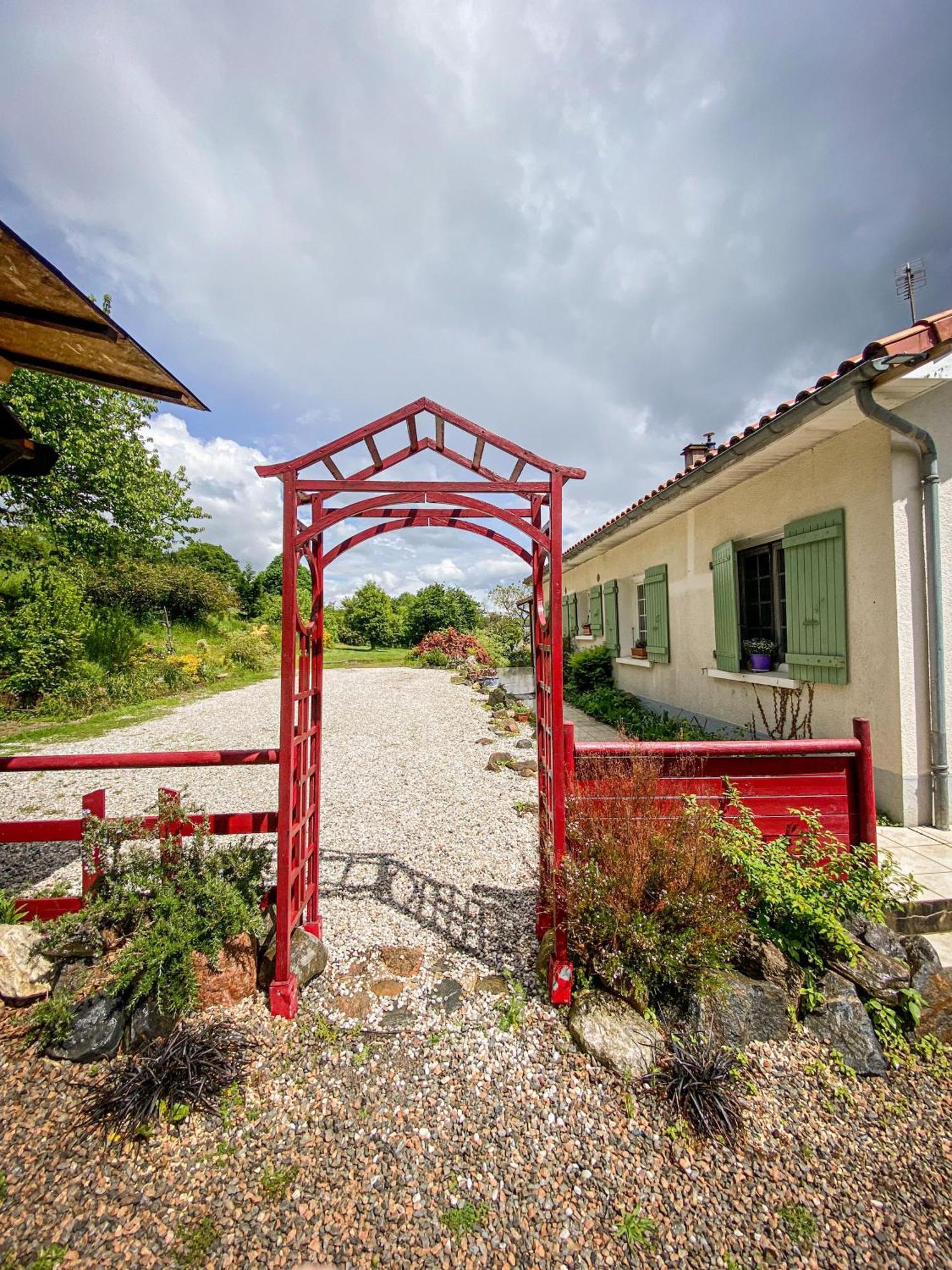 Ryokan Lankana Exideuil-sur-Vienne Extérieur photo